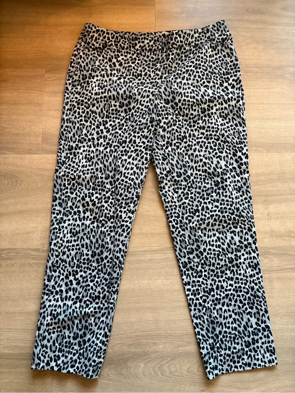 WHBM Leopard Print Slim Ankle Pant - size 8 - Picture 2 of 9